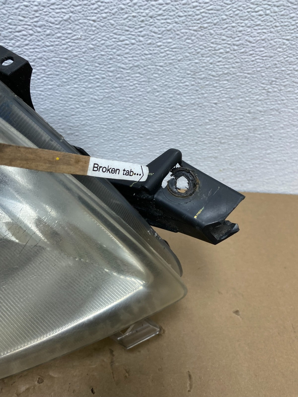 2006-2008 Toyota Yaris Hatchback Right Passenger Halogen Headlight Oem AB6973 DW5