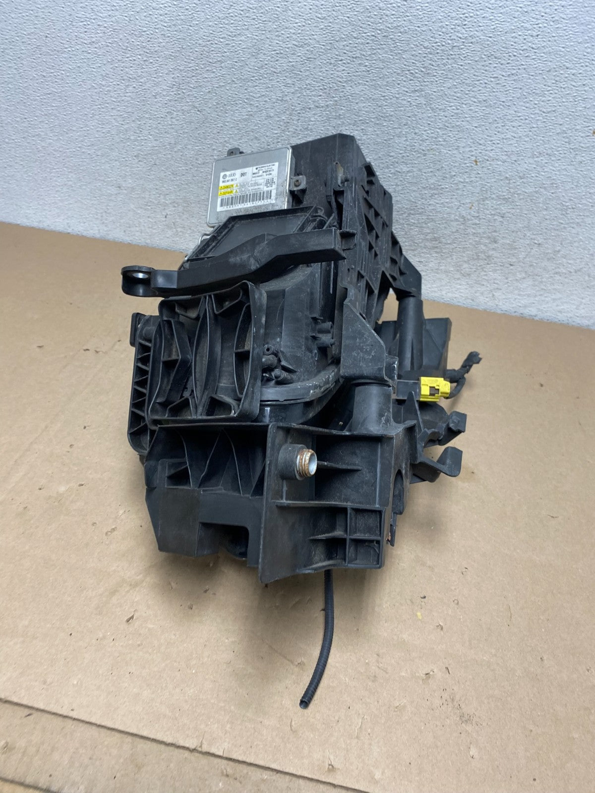 2009 to 2012 Audi Q5 Right Passenger RH Side Xenon HID Headlight AG6681 DW8