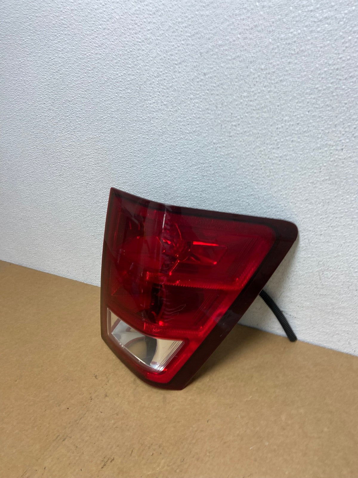 2005 - 2006 Jeep Grand Cherokee Right Passenger Rh Side Tail Light AC1753 LK1