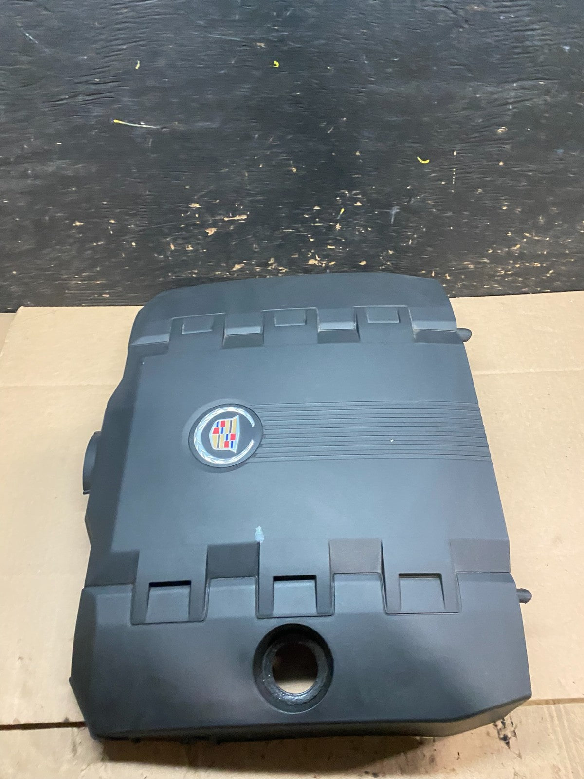 2008 to 2013 Cadillac CTS 3.6L Plastic Engine Cover Shield OEM W2452 DG2