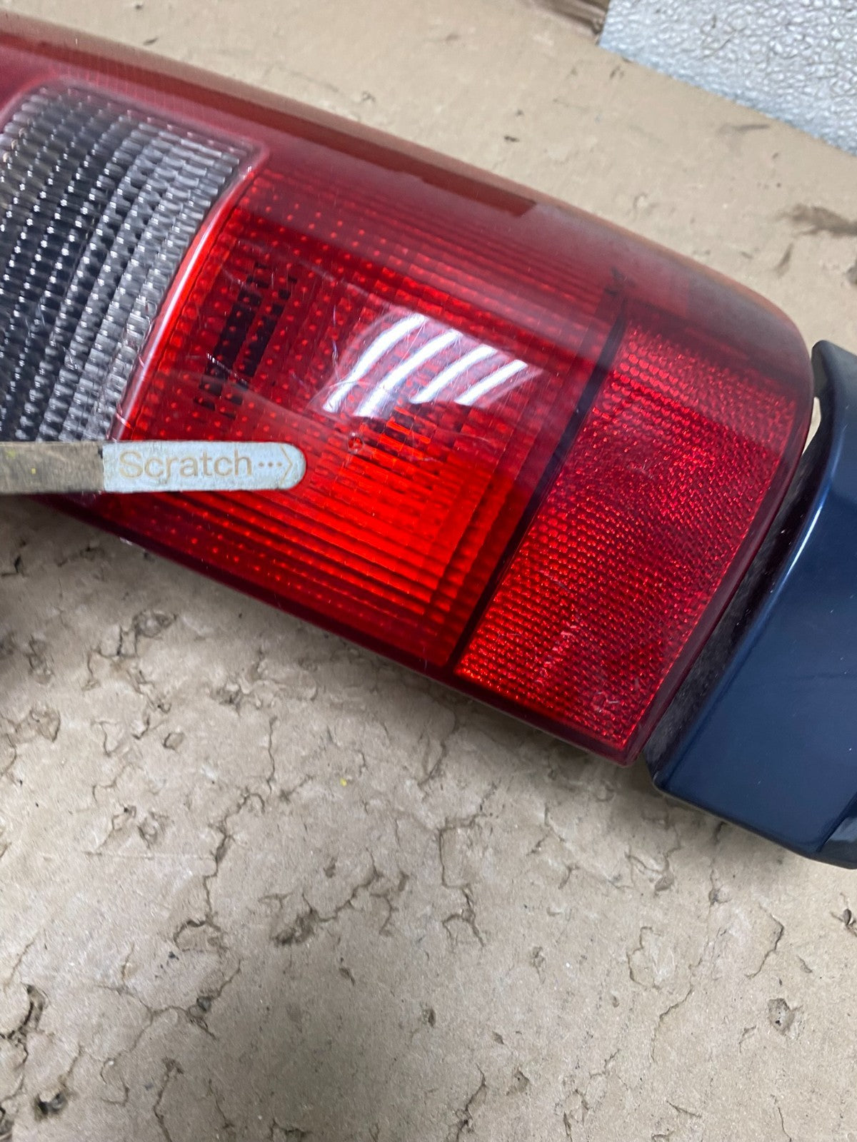 1998 1999 2000 Volvo XC70 V70 Right Passenger RH Lower Tail Light U2332 DW4