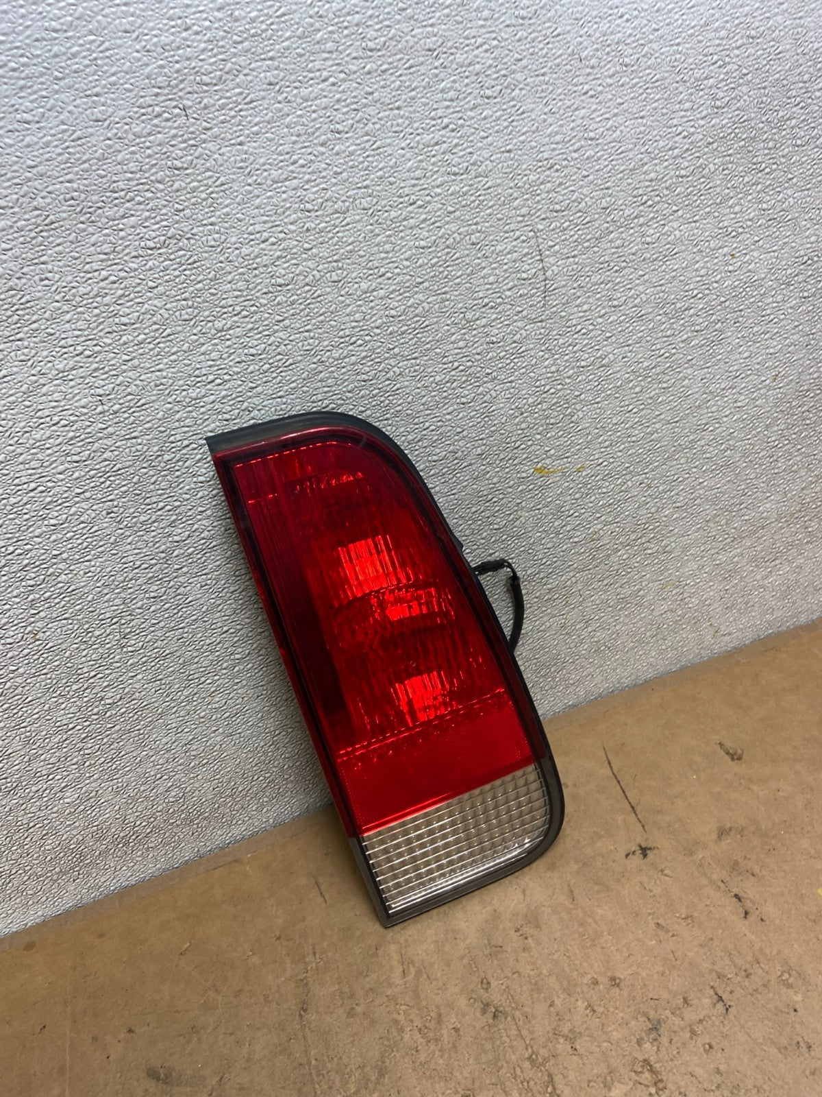 2003 2004 2005 Lincoln Aviator Left Driver Lh Inner Tail Light Side OEM X8937 DW2