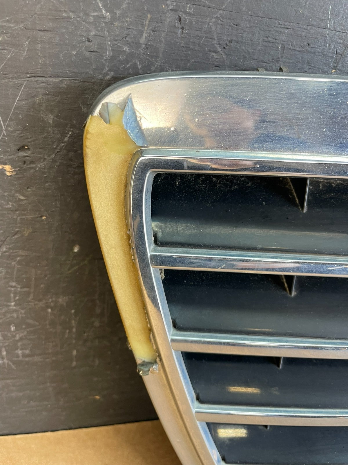 2000 to 2003 Mercedes Benz E-Class E320 E55 Front Upper Grill Grille AE0815 DG3