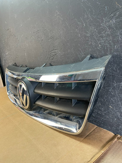 2004 to 2007 Volkswagen Touareg Front Upper Grill Grille AE0821 DG1