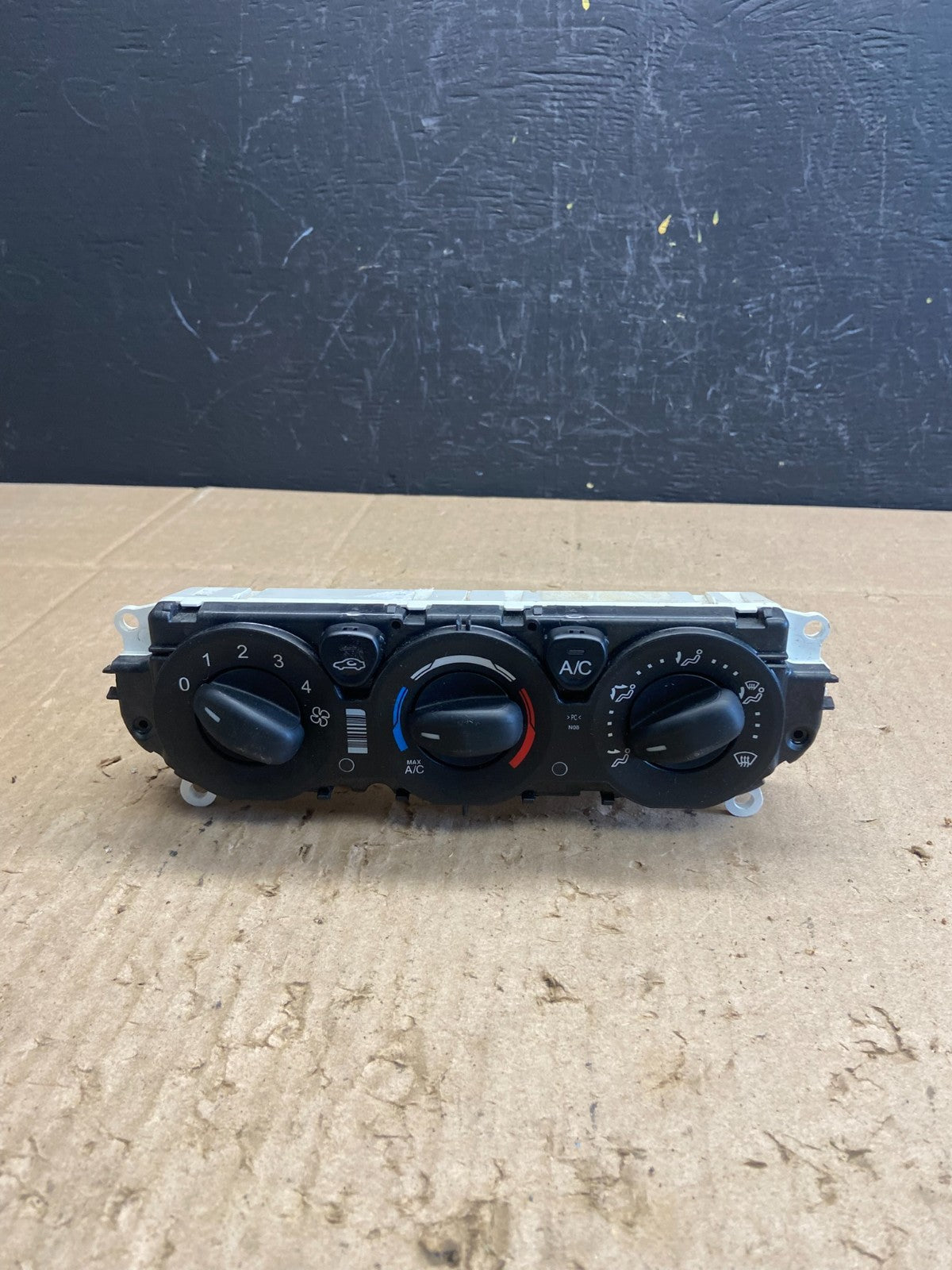 2013 - 2014 Ford Focus Ac Heater Climate Control Temperature Oem AB9703 DG0