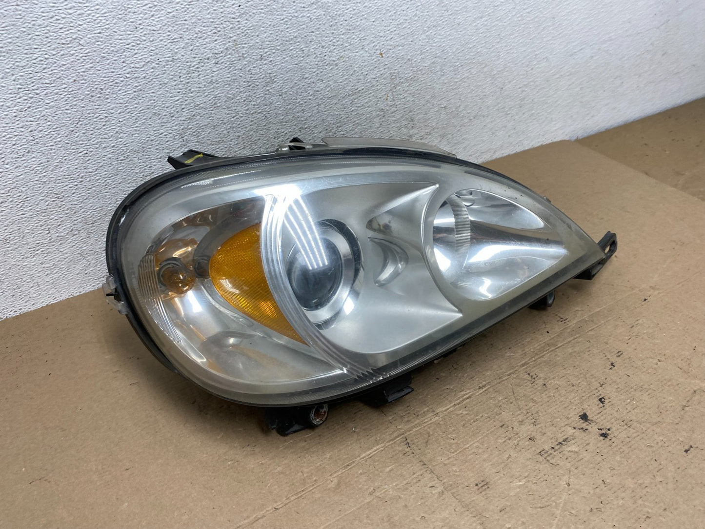 2002 - 2005 Mercedes ML ML350 ML500 Right Passenger Halogen Headlight AF4644 DW2