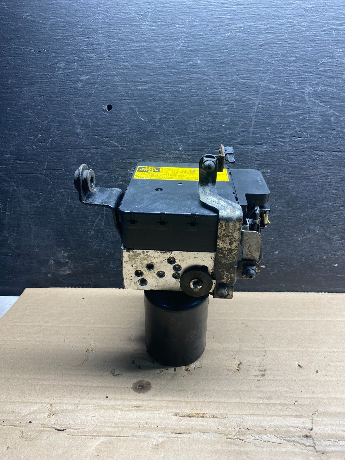 2004 - 2009 Toyota Prius ABS Brake Pump Anti Lock Module AH9559 DG3