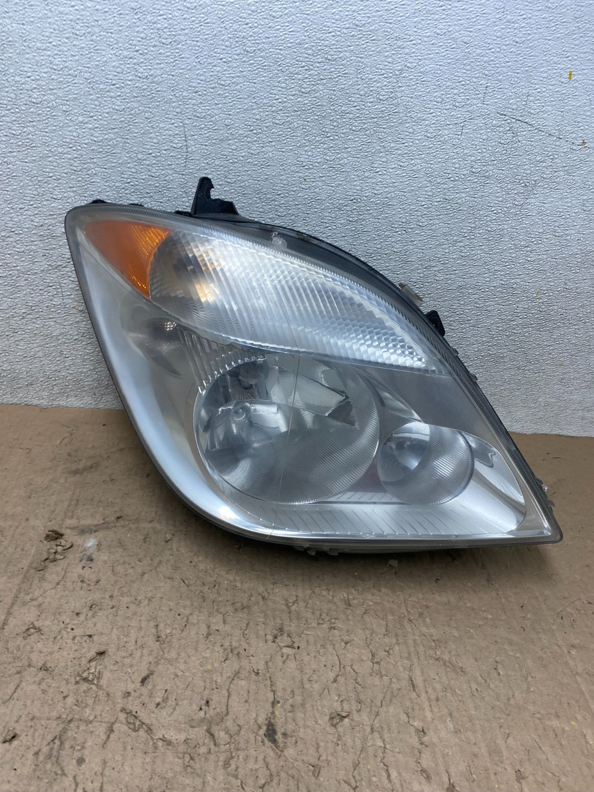 2007 to 2013 Mercedes Sprinter Headlight Right Passenger Halogen Oem W2760 DW0