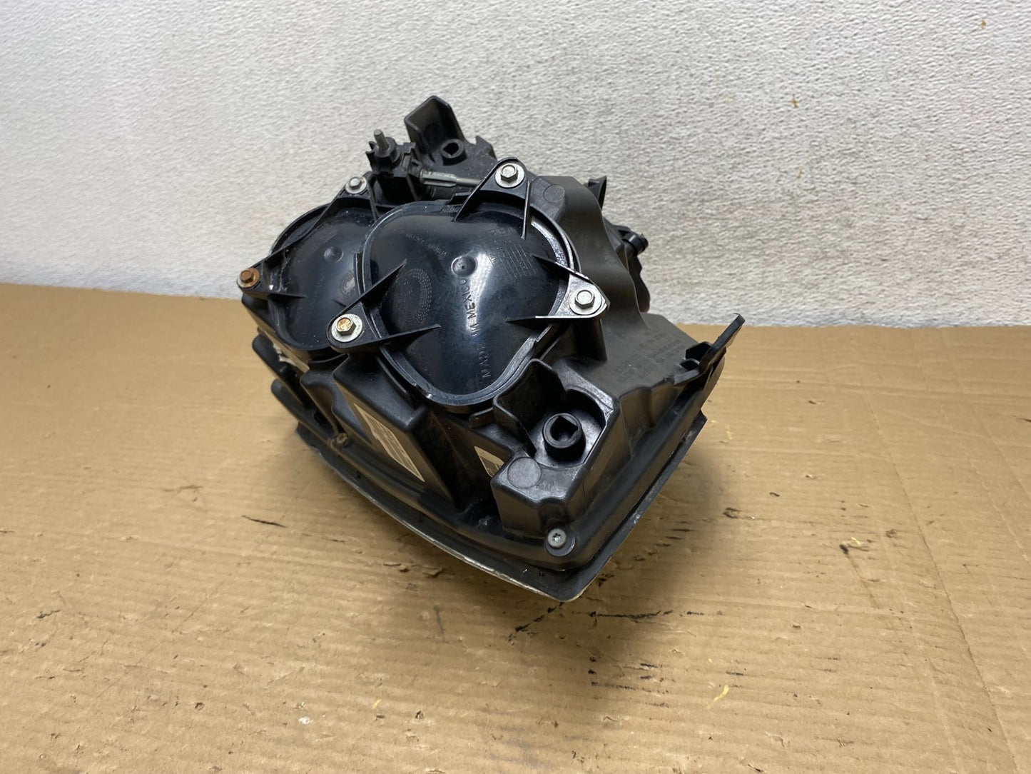 Halogen 2008 to 2014 Cadillac CTS Headlight Right Passenger Rh AG9049 DW6