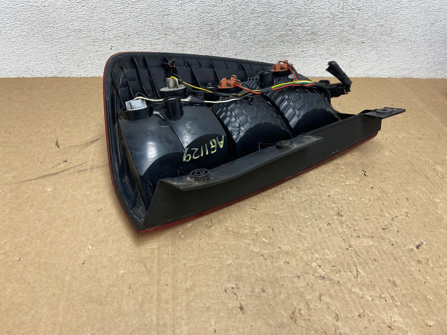 2007 to 2010 Kia Sedona Left Driver LH Side Tail Light AG1129 LK5