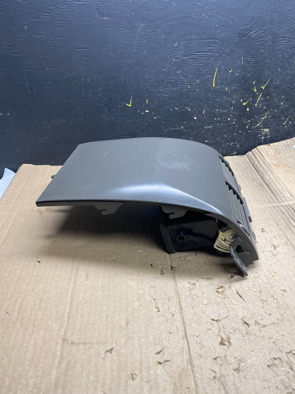 2006 2007 2008 Suzuki Grand Vitara Center Console Air Vent Oem X1941 DG2