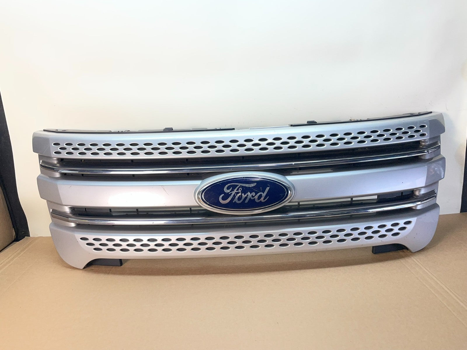2011 to 2015 Ford Explorer Upper Front Grill Grille AG2797 MS0