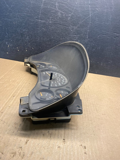 2004 to 2007 Chevrolet Express Speedometer Cluster Gauge ag3781 DG2