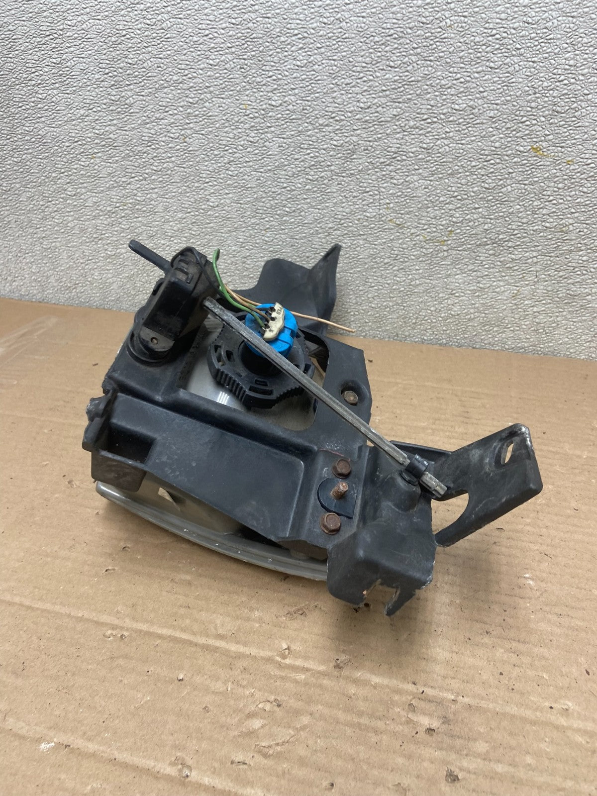 1997 to 2005 Chevrolet Venture Montana Right Passenger RH Headlight AA8749 DG7