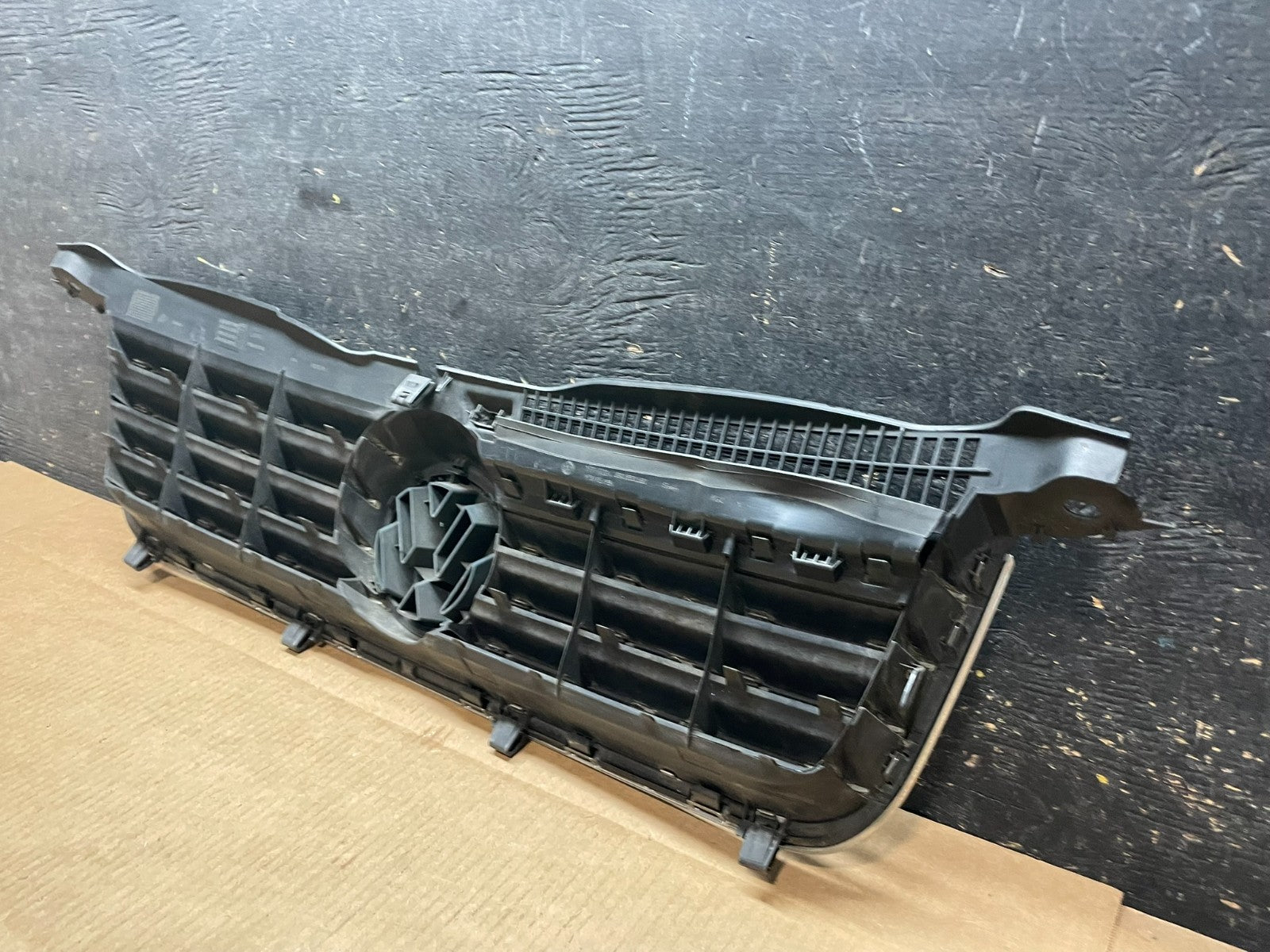 2001 to 2005 Volkswagen Passat Front Upper Grill Grille Oem AA9091 DG6