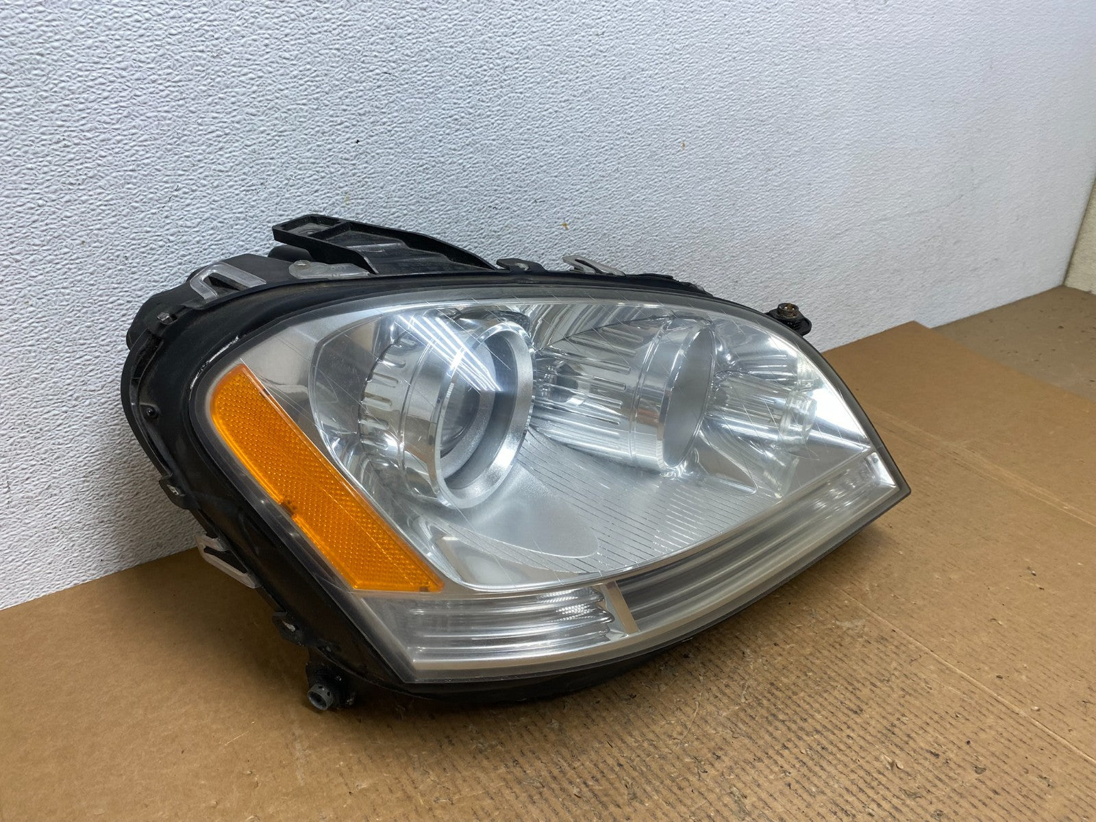 Halogen 2006-2009 Mercedes-Benz ML Class Right Passenger Headlight AE1242 DW2