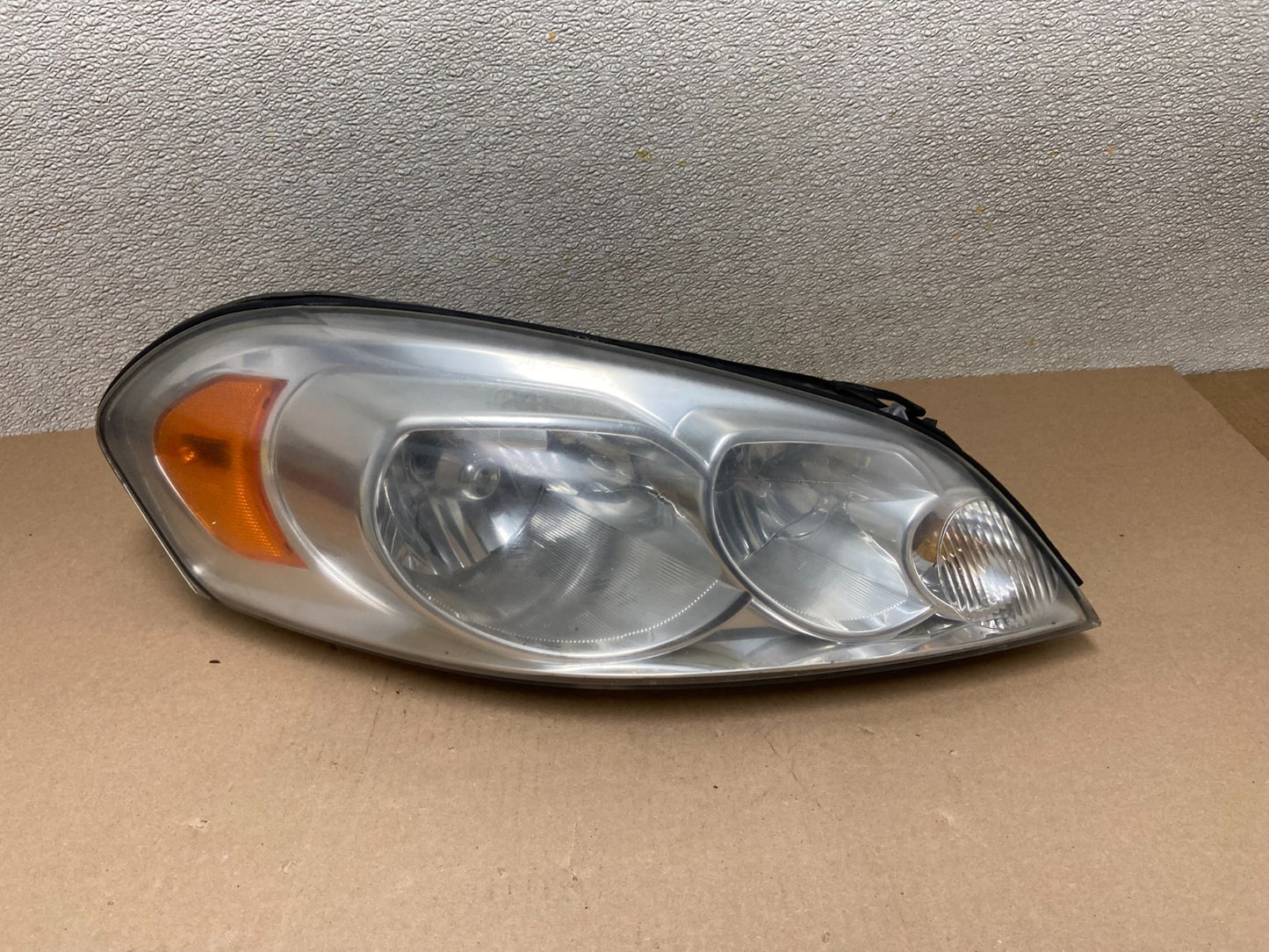 2006 to 2013 Chevrolet Impala Right Passenger RH Headlight Halogen AB4981 DW0