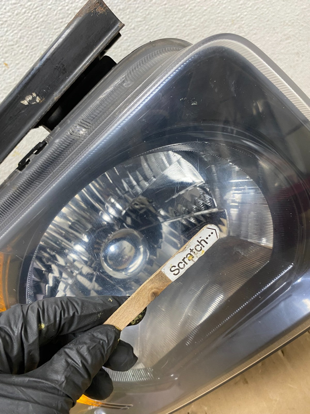 2003 to 2006 Honda Element Left+Right Side Black Headlights AH2718 DW4