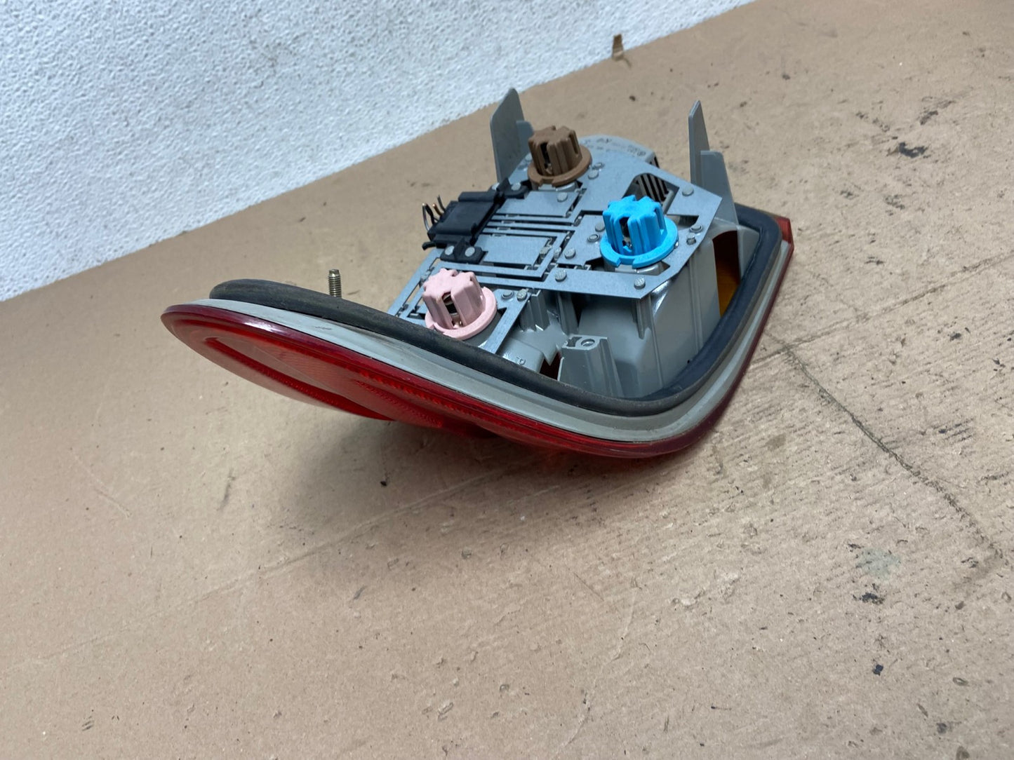 1996 - 1999 Mercedes-Benz E W210 E320 Left Driver Side Tail Light AF5685 LK3