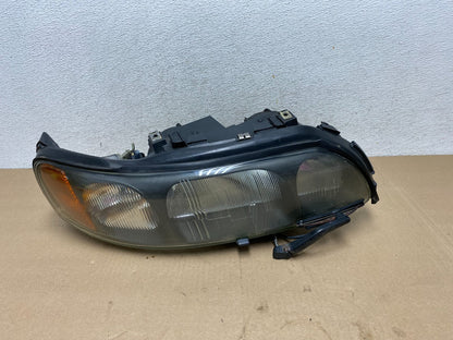 2001 to 2004 Volvo S60 Right Passenger Side Headlight Halogen AG4524 DW0