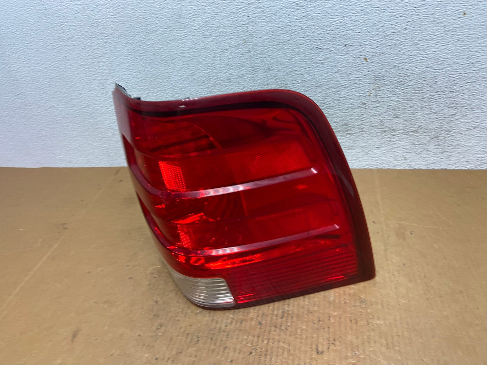2003 2004 2005 2006 Ford Expedition Right Passenger Rh Tail light AD9352 LK1