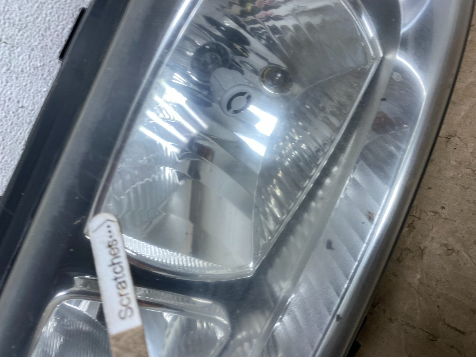 2005 to 2009 Volvo S60 Left Halogen Driver Side Headlight AE9247 DW3
