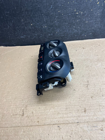 2001 - 2003 Toyota RAV4 A/C Heater Climate Control Unit Switch ah5446 DG1