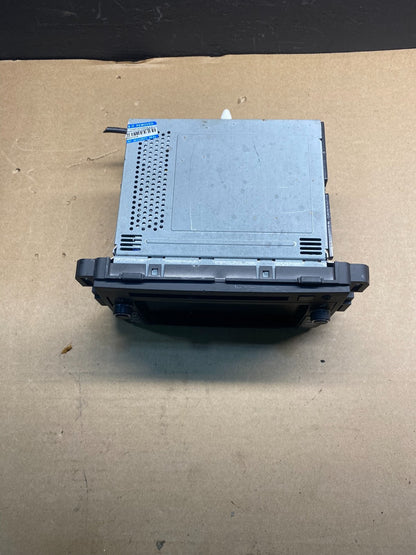 2007 - 2009 Saturn Outlook Navigation Radio CD Player Radio Aux Input  AB7170 DG3