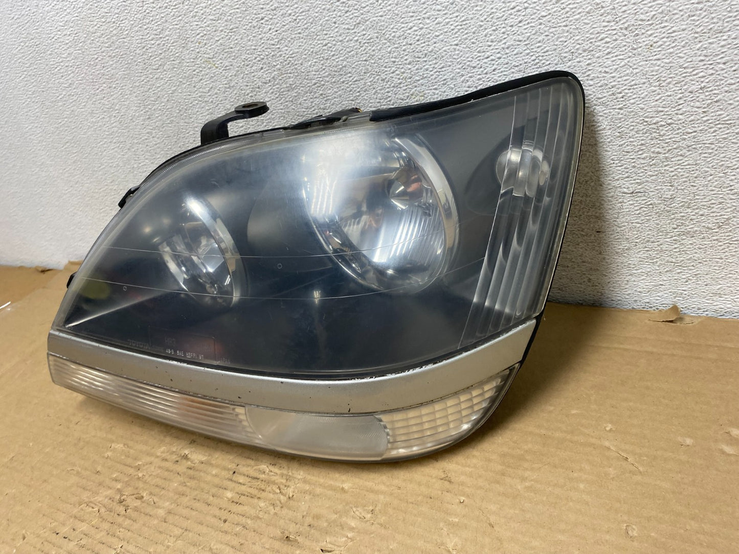 1999 to 2003 Lexus RX300 Left Driver LH Headlight Halogen AG9248 DW2