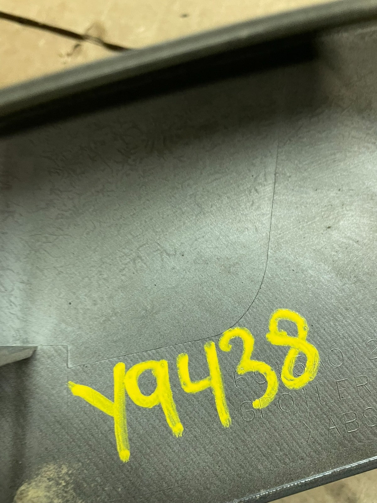 2007 to 2013 Mitsubishi Outlander Rear Spoiler 3RD Brake Light OEM y9438 DG12