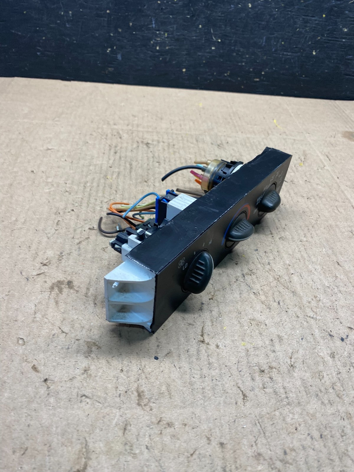 2001 - 2007 GMC Chevrolet Astro Express Climate Control A/C r6489 DG1