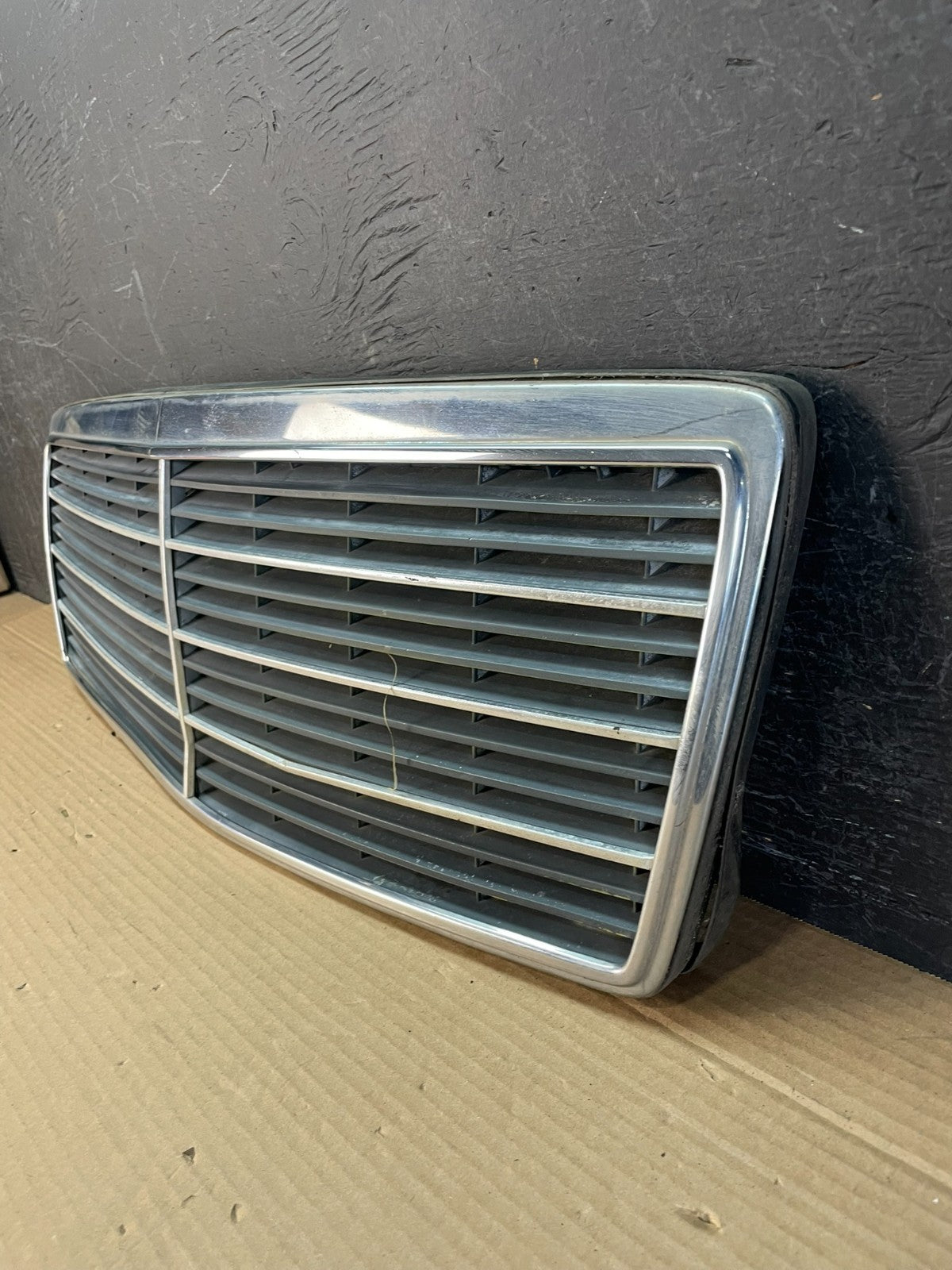 1994 to 1998 Mercedes-Benz W140 S600 S500 S320 Front Upper Grille AF3333 DG1