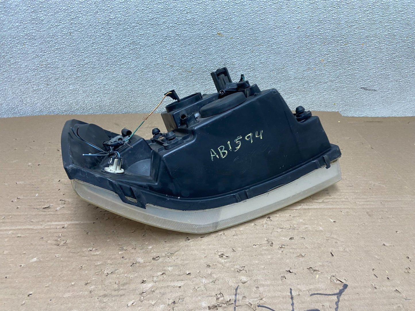 2002 to 2009 Gmc Envoy Left Driver Lh Side Headlight Halogen Oem AB1594 DW8