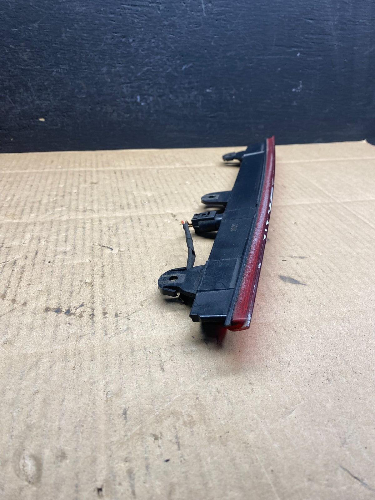 2007 to 2015 AUDI Q7 Rear Spoiler 3RD Third Brake Light AD5101 DG1