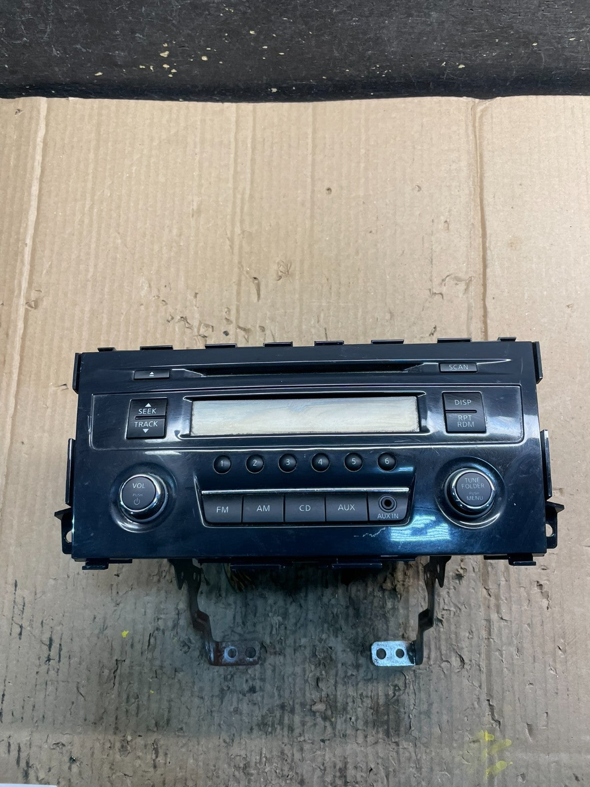 2013 to 2015 Nissan Altima Radio Cd Mp3 Player AUX Port X4158 DG0
