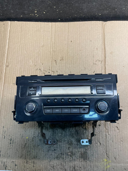 2013 to 2015 Nissan Altima Radio Cd Mp3 Player AUX Port X4158 DG0