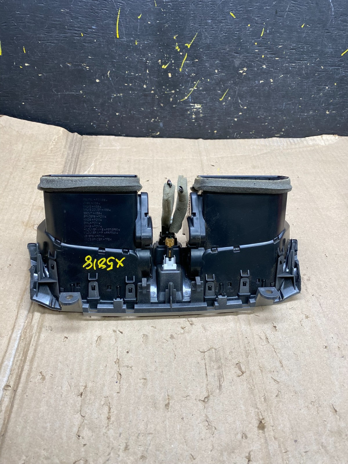2013 to 2015 Nissan Sentra Air Vents Top Dash Center W/Hazzard Switch X5818 DG4
