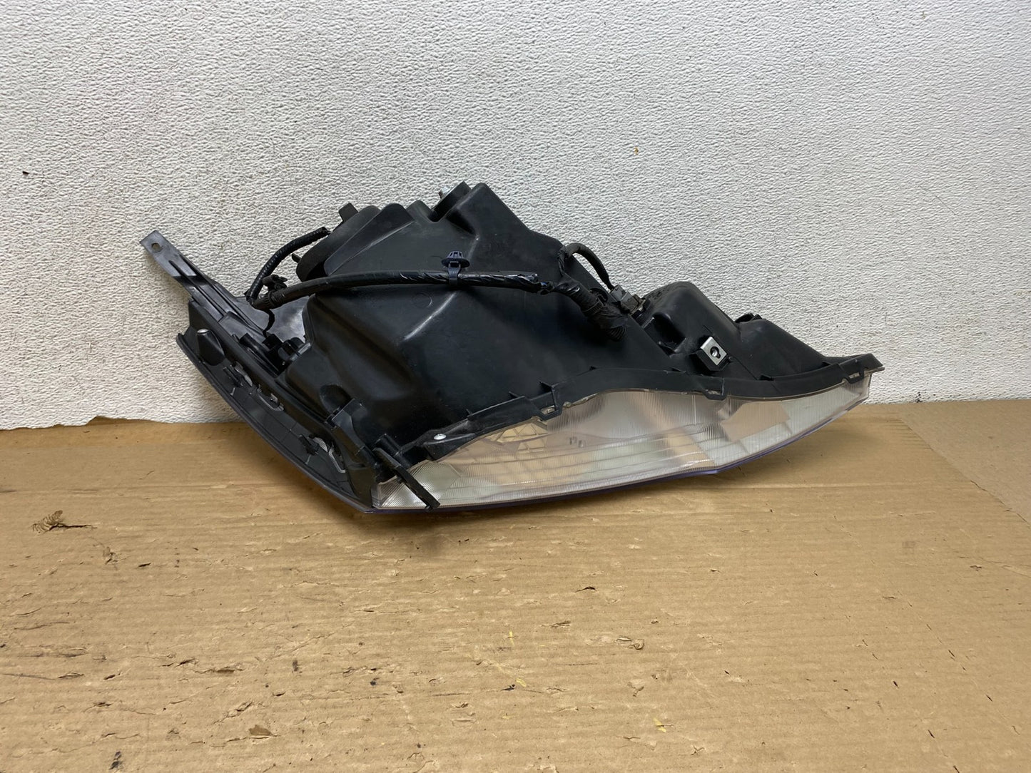 2007 to 2011 Honda CR-V Crv Left Driver LH Side Headlight Halogen AG8327 DW5