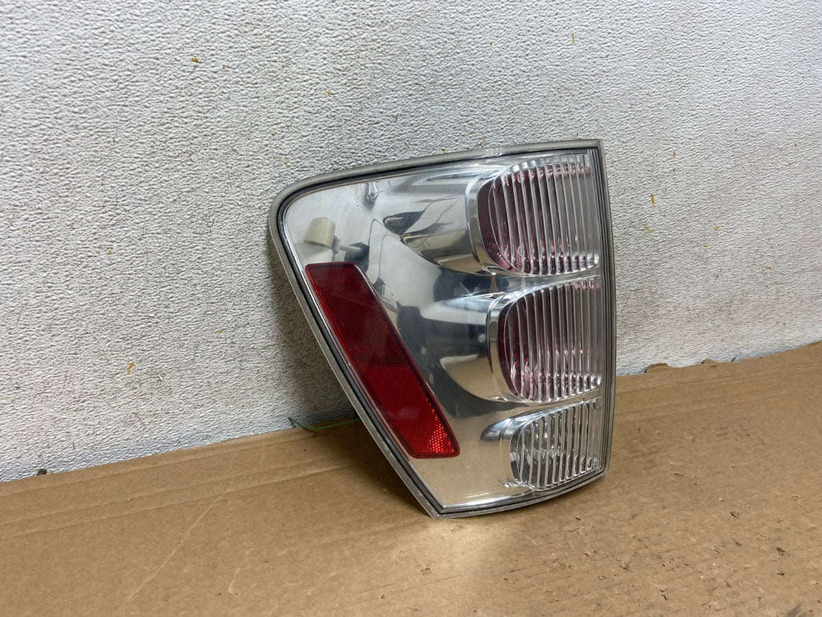 2005 to 2008 Chevrolet Equinox Left Driver Lh Side Tail Light AH8425 LK1