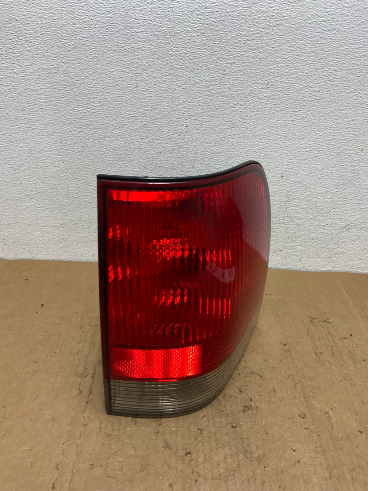 2003 2004 2005 Lincoln Aviator Right Passenger RH Side Tail Light AD1412 LK2