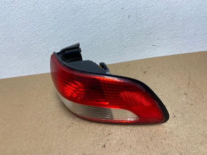 2001 2002 2003 Toyota Sienna Right Passenger Rh Side Tail Light OEM AC1384 LK1