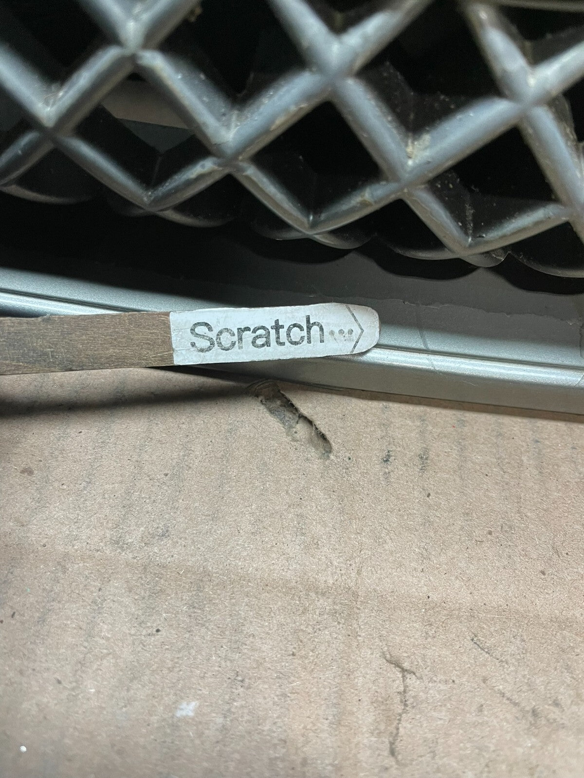 2004 to 2005 Kia Sedona Front Upper Grill Grille F3758 DG1 OEM5