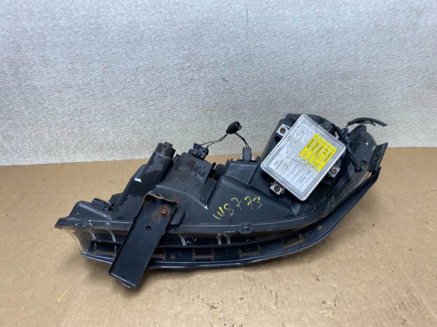 2004 to 2006 Acura TSX Right Passenger RH Side Xenon HID Headlight OEM W8773 DW11