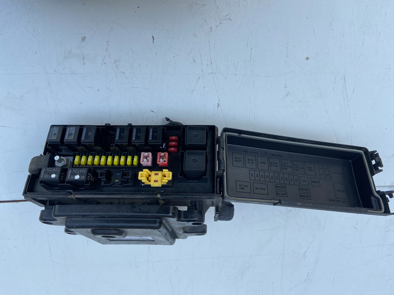 2008 Jeep Grand Cherokee Fuse Box Relay Panel BMC Body Module ad2883 DG2