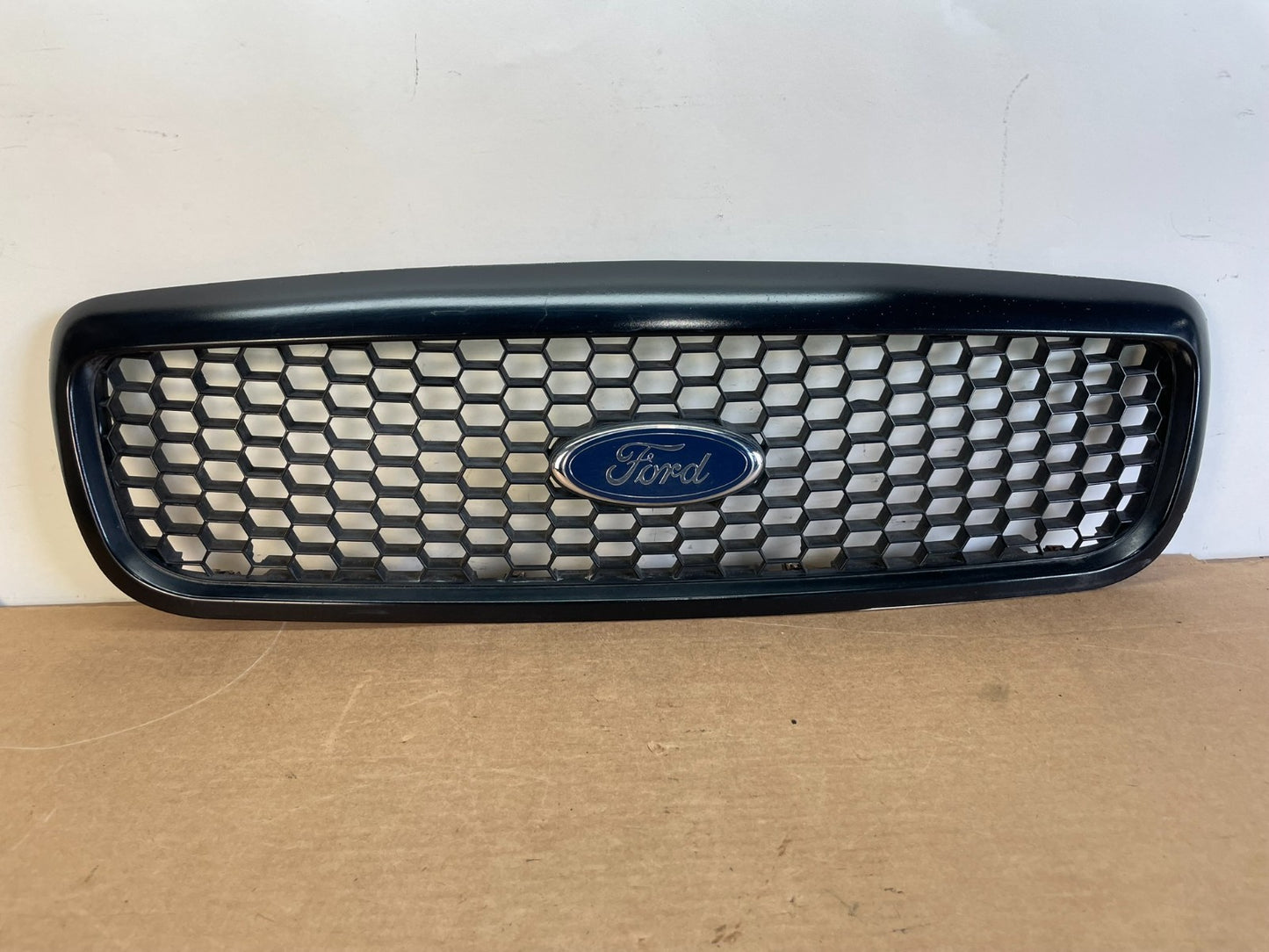 2001-2011 Ford Crown Victoria Front Upper Grille Grill Honeycomb Black ag0871 DG0