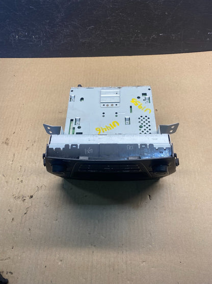 2013 to 2014 Hyundai Santa Fe AM/FM Radio CD Player AC8911 DG4