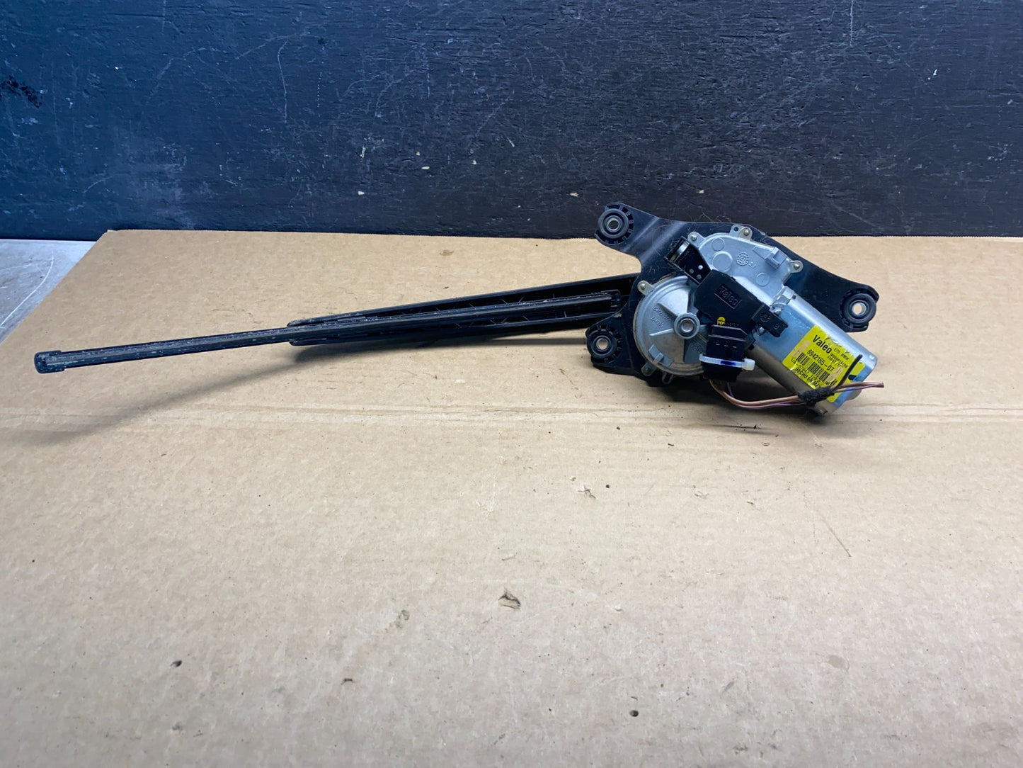 2004 to 2010 BMW X3 E83 Rear Windshield Wiper Motor AF5341 DG0