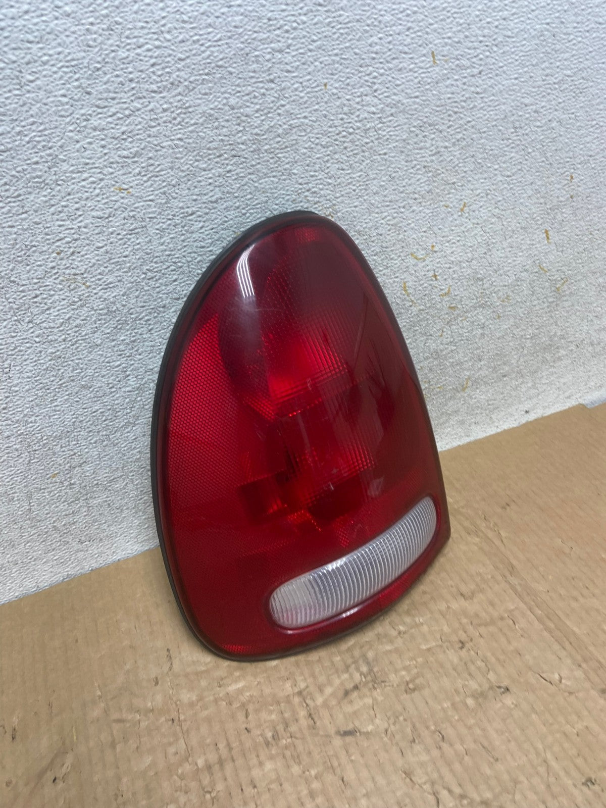 1998 to 2003 Dodge Durango Tail Light Left Driver LH Side AI6822 LK2