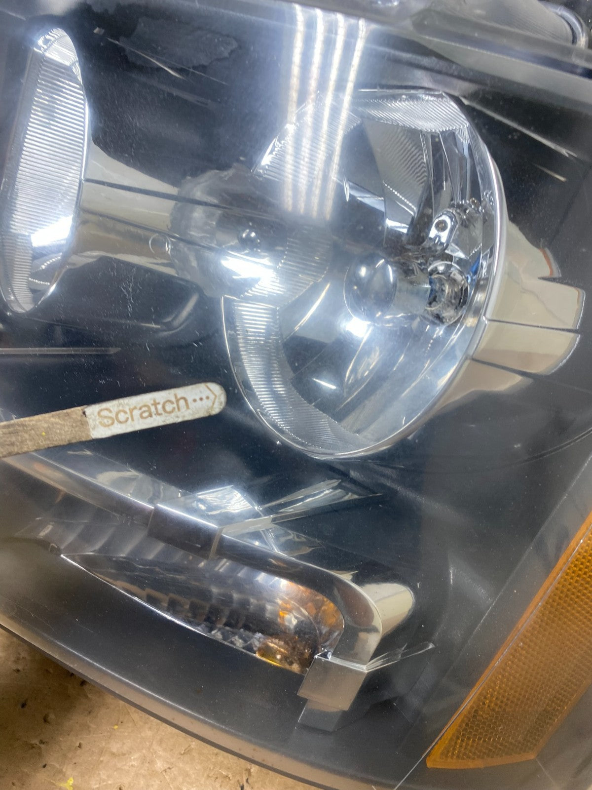 2007 to 2013 Chevrolet Suburban Tahoe Left+Right Set Headlights DEPO T0677 DW5