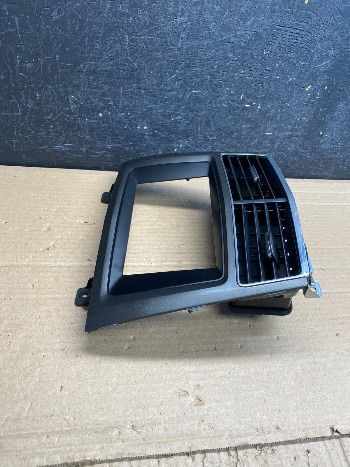 2010 - 2012 Lincoln Mkt Center Dash Gps Radio Bezel Panel Air Vent ag0151 DG1